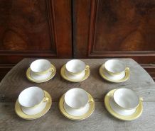 6 tasses à café et leurs soucoupes en céramique (