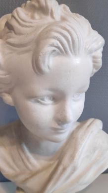 buste de jeune garçon en plâtre