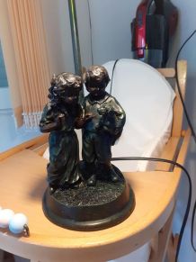 Belle lampe tulipe-avec personnages en résine  H10cm + chiot