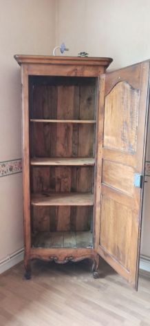 Meuble en bois type bonnetière