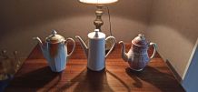 Assortiment de 3 cafetières anciennes