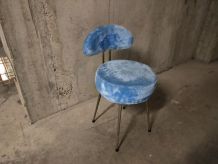 Chaise moumoute bleue