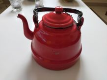 Bouilloire en tôle émaillée années 50