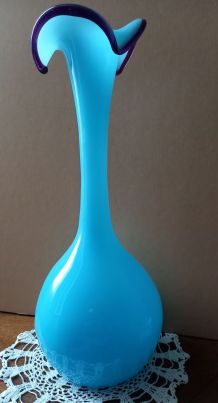 Vase en opaline. 