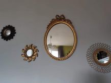 miroir Louis XVI en résine dorée à décor de noeuds