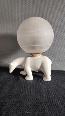 lampe ours en céramique et globe opaline blanches