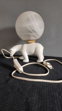 lampe ours en céramique et globe opaline blanches