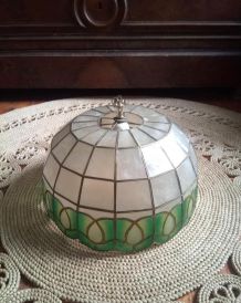 Suspension/lustre en nacre et laiton 