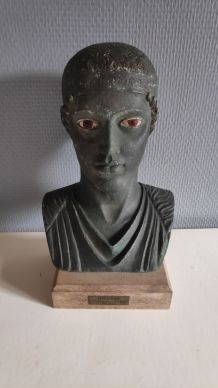 buste de l'Aurige de Delphes en plâtre