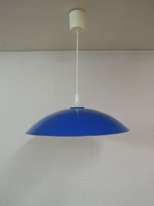 Suspension bleue