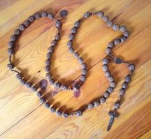 Ancien chapelet rosaire en bois sculpté 