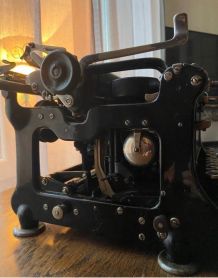 Ancienne machine à écrire CONTINENTAL 