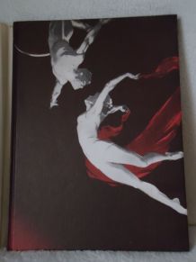 Livre la Passion du Cirque relié avec jaquette 95 pages illu