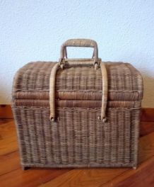  Ancienne malle en osier