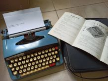Machine à écrire 1973 Nogamatic500 + pochette de rangement