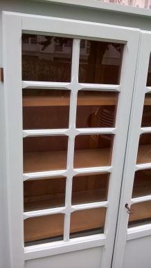 armoire vitrine parisienne couleur vert mint