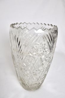 grand vase en verre taillé