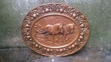 Plat en cuivre "aux chevaux"