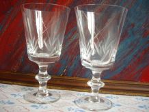 Deux anciens verres en cristal