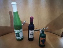 LOT de 3 tire-bouchons forme bouteilles vins 
