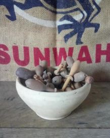 Lot de 35 fuseaux de dentellière (broderie)