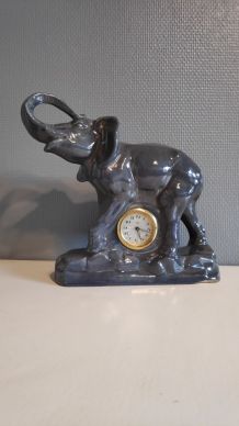 pendule éléphant en céramique grise