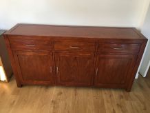 Table, buffet et miroir en frêne (bois massif) couleur noyer