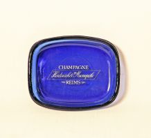 Cendrier vintage en verre bleu champagne Heidsieck Monopole 