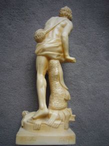Statuette de A. Santini en résine de marbre