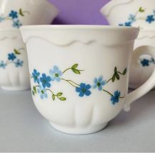 tasses à thé veronica avec myosotis bleues en verre blanc