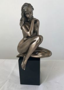 Statuette femme nue en bronze