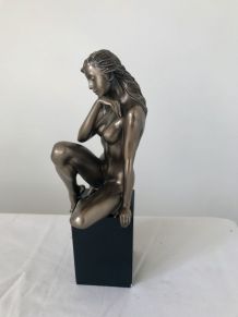 Statuette femme nue en bronze