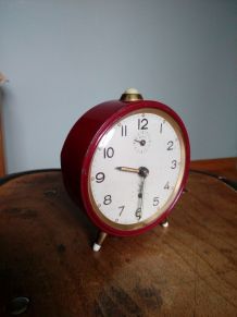 Réveil Jaz mécanique rouge et doré