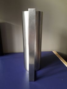 Pichet en inox brossé au design italien signé Armani Casa