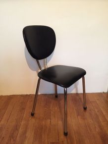 Chaise en skai noir années 60 (3 dispos)