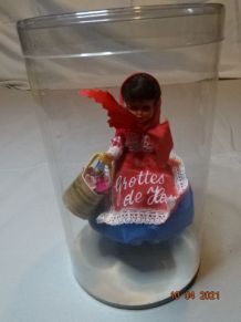 Petite poupée de collection Grottes de Han ancienne année 60