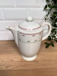 Cafetière en demi porcelaine de Lunéville