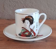 6 tasses à café et soucoupes, porcelaine Chine, Geisha