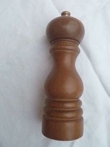 moulin a poivre PEUGEOT frères vintage  en bois