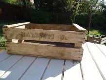 Ancienne caisse en bois  60x40x23 pour déco