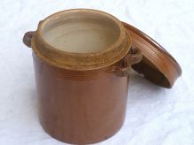 pot en grès ancien avec couvercle