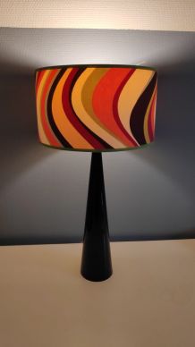 lampe pied acier laqué noir design et abat-jour imprimé 