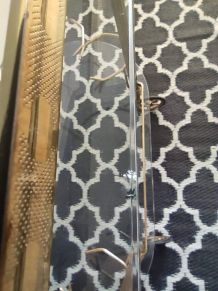 desserte bar 2 plateaux verre et structure en laiton