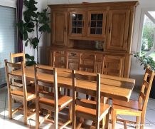 Table et 8 chaises bois massif