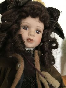 " Alice " poupée en porcelaine