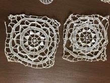 Ensemble de 8 petits napperons ecru