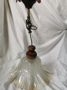 Lampe à suspendre en verre moule