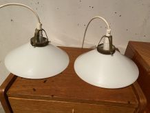 Paire de suspensions en opaline