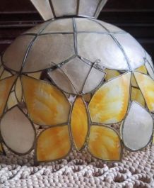 Suspension/lustre en nacre et en laiton 