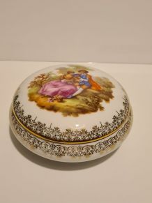 Boîte Porcelaine Limoges-  scène galante